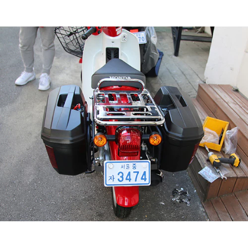 กล่องข้าง ปี๊บข้าง แถมแร็ค Honda Super cub ปี 2018-2020 Xmsr ขนาด 23 ลิตร กล่องข้างพลาสติก ปี๊บข้างพลาสติก กระเป๋าข้าง
