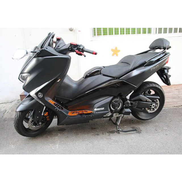 แผ่นรองพักเท้า YAMAHA TMAX 530 560 DX TECH MAX ปี 2017-2022 แผ่นวางเท้า ที่พักเท้า อลูมิเนียมอัลลอยด์ CNC โดย Xmsr
