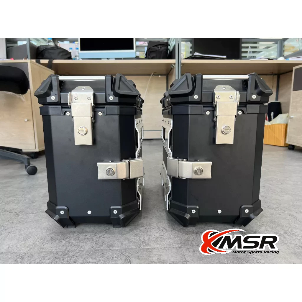 กล่องข้าง ปี๊บข้าง ใส่ได้ทุกรุ่น มีแบบธรรมดา และ แบบเว้าหลบท่อ ขนาด 38 ลิตร กล่องอะลูมิเนียมคุณภาพสูง แข็งแรง โดย Xmsr