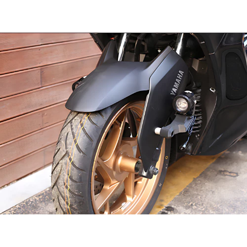 ขาจับไฟ และ ไฟสปอตไลท์ DARKBUSTER 5 สำหรับ YAMAHA XMAX ไฟสปอร์ตไลท์ ไฟตัดหมอก ขาจับไฟ โดย Xmsr