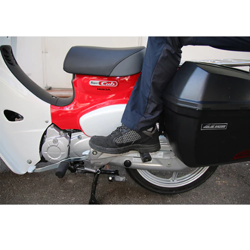 กล่องข้าง ปี๊บข้าง แถมแร็ค Honda Super cub ปี 2018-2020 Xmsr ขนาด 23 ลิตร กล่องข้างพลาสติก ปี๊บข้างพลาสติก กระเป๋าข้าง
