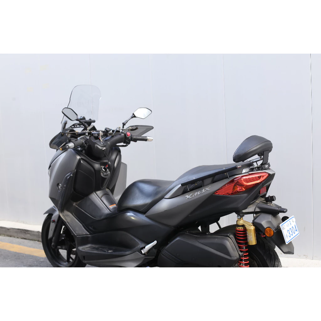 พนักพิงหลัง YAMAHA XMAX 300 X-MAX ปี 2017-2022 รุ่น TYPE 3 (ต้องเจาะเฟรม) เบาะพิงหลัง พนักพิง เบาะหลัง ตรงรุ่น โดย Xmsr