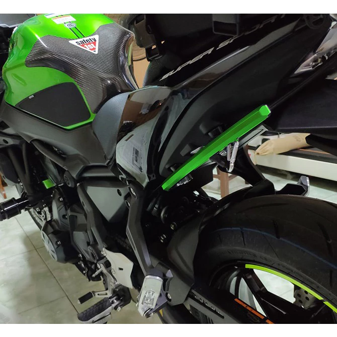 แท้ 100% มือจับที่นั่งด้านหลัง Kawasaki Ninja650 Z650 กันตก Xmsr สีเขียว แข็งแรง จับถนัดมือ ชุดติดตั้งครบ อะลูมิเนียม