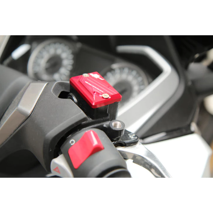ฝาปิดปั๊มเบรคบน (1 ชิ้น) สำหรับ Honda หลายรุ่น PCX C125 Forza CBR125 CBR300 CL500 CL750 ครอบปั๊ม อะลูมิเนียม โดย Xmsr